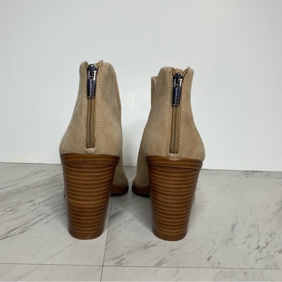 Vince Camuto Gigietta Tan Suede Bootie 11M - Picture 3 of 15